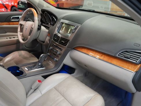 Used 2010 Lincoln MKT 2WD image 27