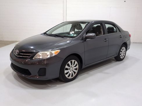 Used 2013 Toyota Corolla LE FWD image 7