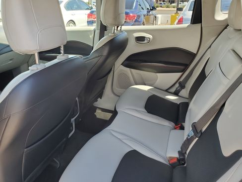 Used 2017 Jeep Compass Limited image 40