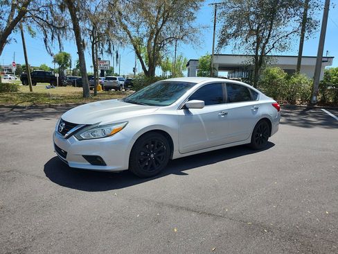 Used 2016 Nissan Altima 2.5 SV FWD image 1