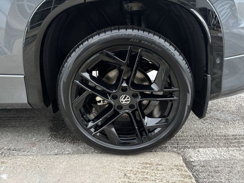 New 2026 Volkswagen Tiguan SE R-Line image 33