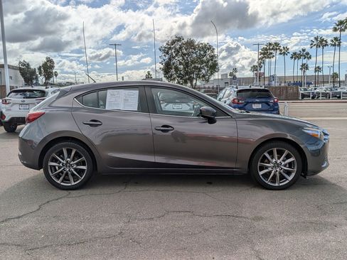 Used 2018 MAZDA MAZDA3 Touring image 5