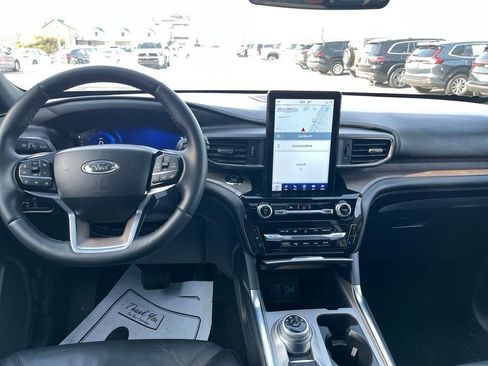 Used 2023 Ford Explorer Platinum w/ Technology Package image 14