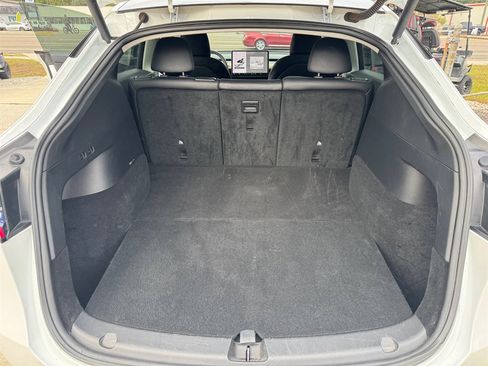 Used 2021 Tesla Model Y Long Range image 12