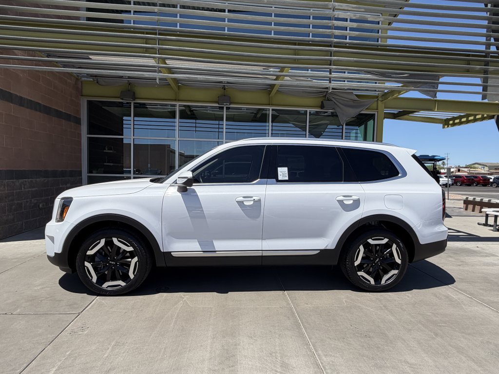 Used 2025 Kia Telluride EX w/ EX Captain's Chair Package FWD image 7