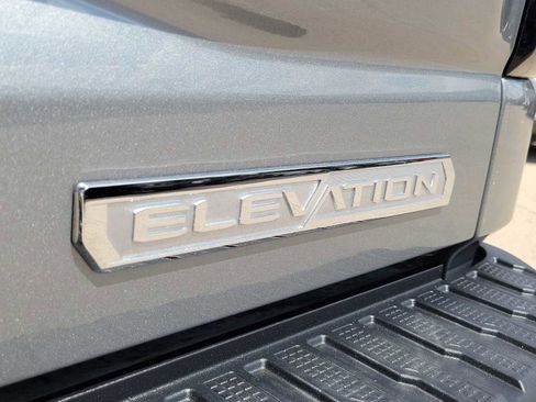 Used 2025 GMC Sierra 1500 Elevation image 9