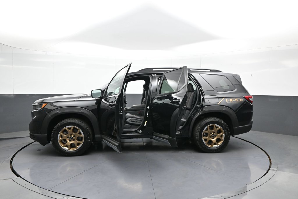 Certified 2024 Honda Pilot TrailSport image 45