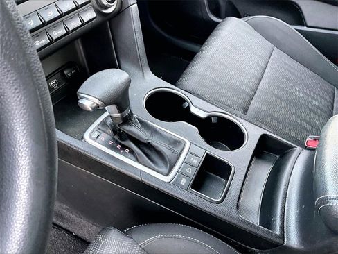 Used 2022 Kia Sportage LX image 12