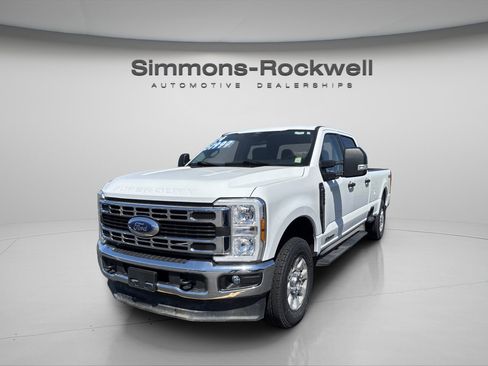 Used 2024 Ford F250 XLT AWD/4WD image 7