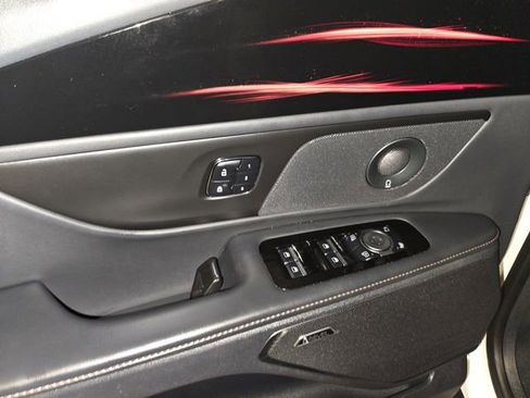 Used 2024 Lincoln Nautilus Premier w/ Equipment Group 102A image 13