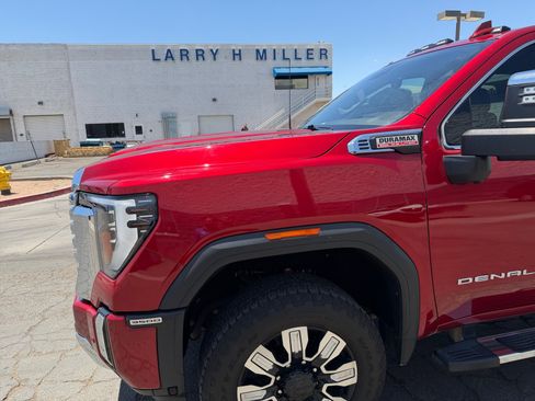 Used 2024 GMC Sierra 3500 Denali w/ Technology Package AWD/4WD image 10
