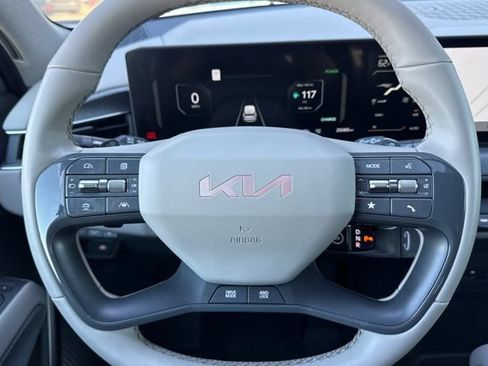 Certified 2024 Kia EV9 Land AWD/4WD image 31