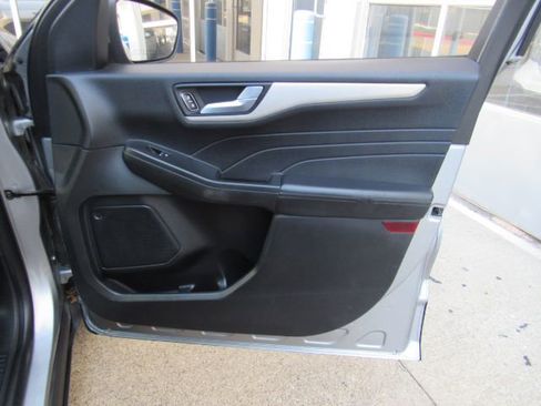 Used 2022 Ford Escape SEL image 17