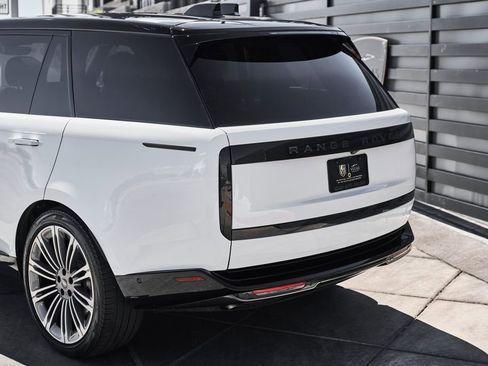 Used 2024 Land Rover Range Rover Long Wheelbase SE AWD/4WD image 9