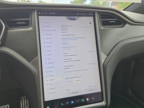 Used 2020 Tesla Model X Performance image 32