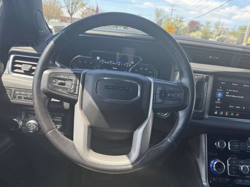 Used 2021 GMC Yukon Denali w/ Denali Ultimate Package AWD/4WD image 12