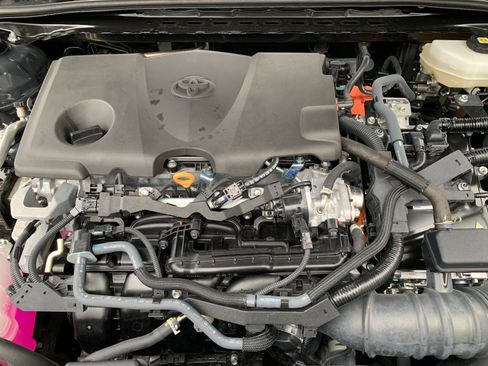 Used 2025 Toyota Camry LE image 31