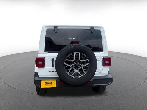 Used 2025 Jeep Wrangler Unlimited Sahara AWD/4WD image 12