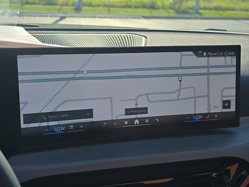 Used 2025 BMW 430i Coupe w/ M Sport Package image 16