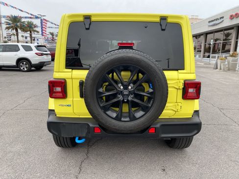 Used 2023 Jeep Wrangler Sahara image 7