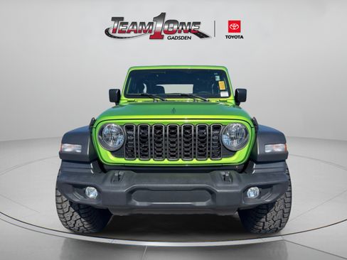 Used 2025 Jeep Wrangler Sport AWD/4WD image 2