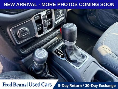 Used 2025 Jeep Wrangler Unlimited Sahara w/ Safety Group image 6