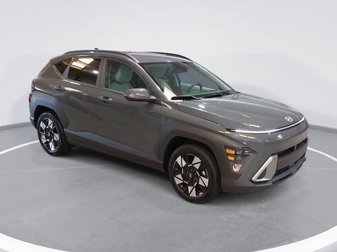 Certified 2025 Hyundai Kona SEL FWD image 3