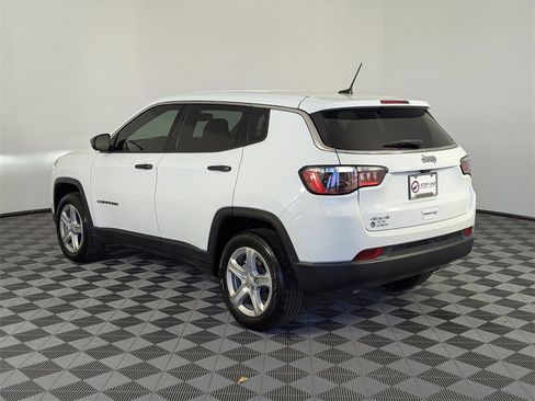 Used 2023 Jeep Compass Sport image 7