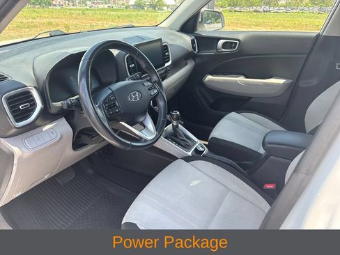 Used 2023 Hyundai Venue SEL FWD image 5