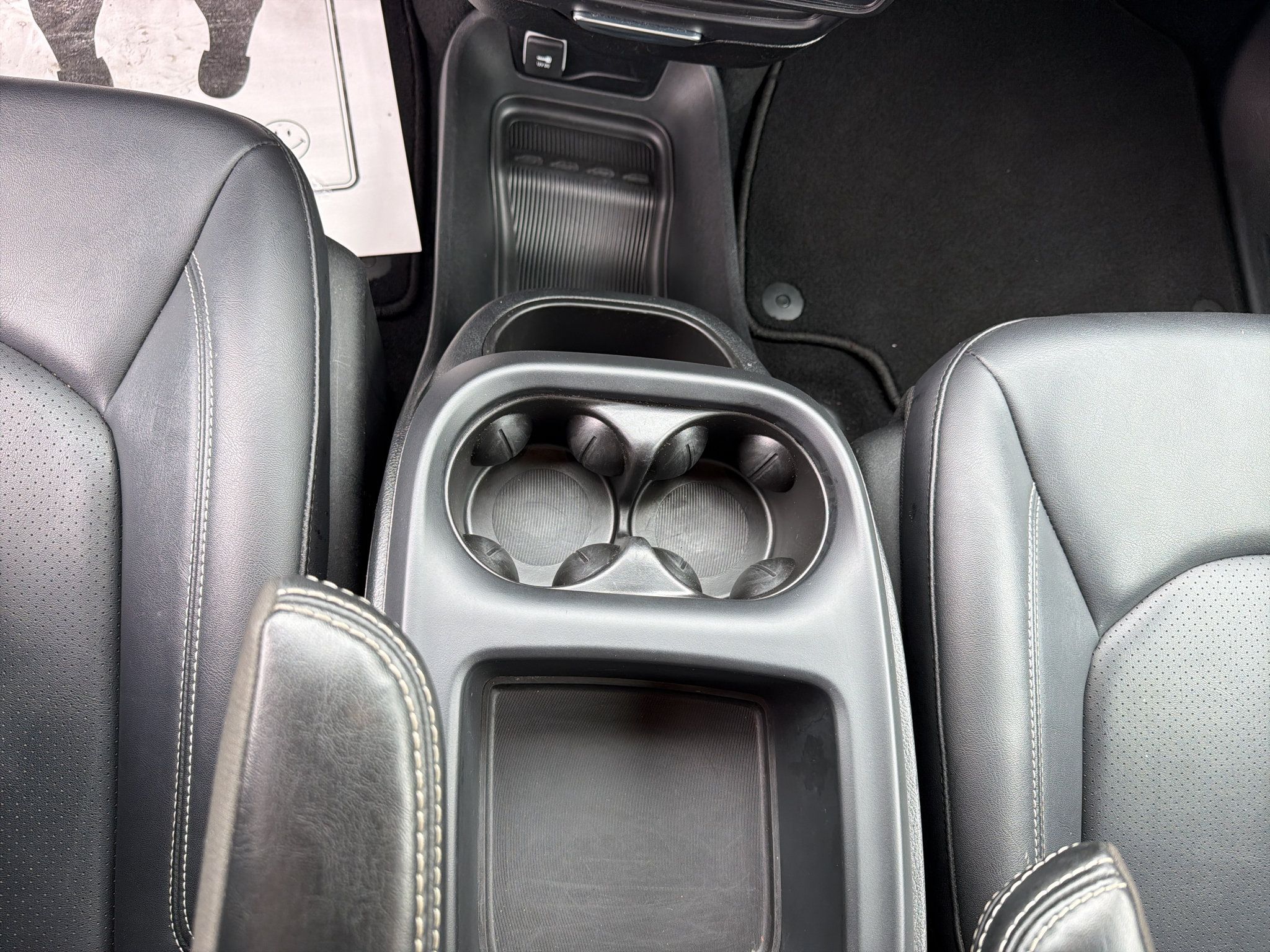 Used 2025 Chrysler Pacifica Select FWD image 14