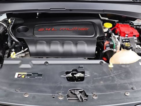 Used 2019 Jeep Compass Latitude FWD image 56