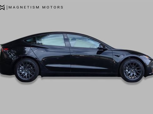 Used 2025 Tesla Model 3 Long Range RWD image 3