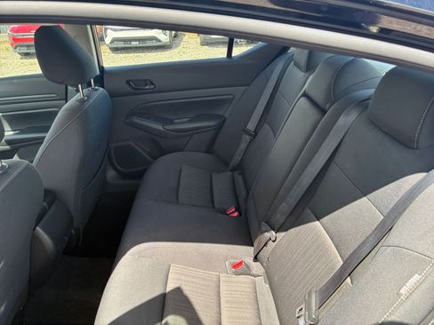 Used 2025 Nissan Altima 2.5 SV image 35