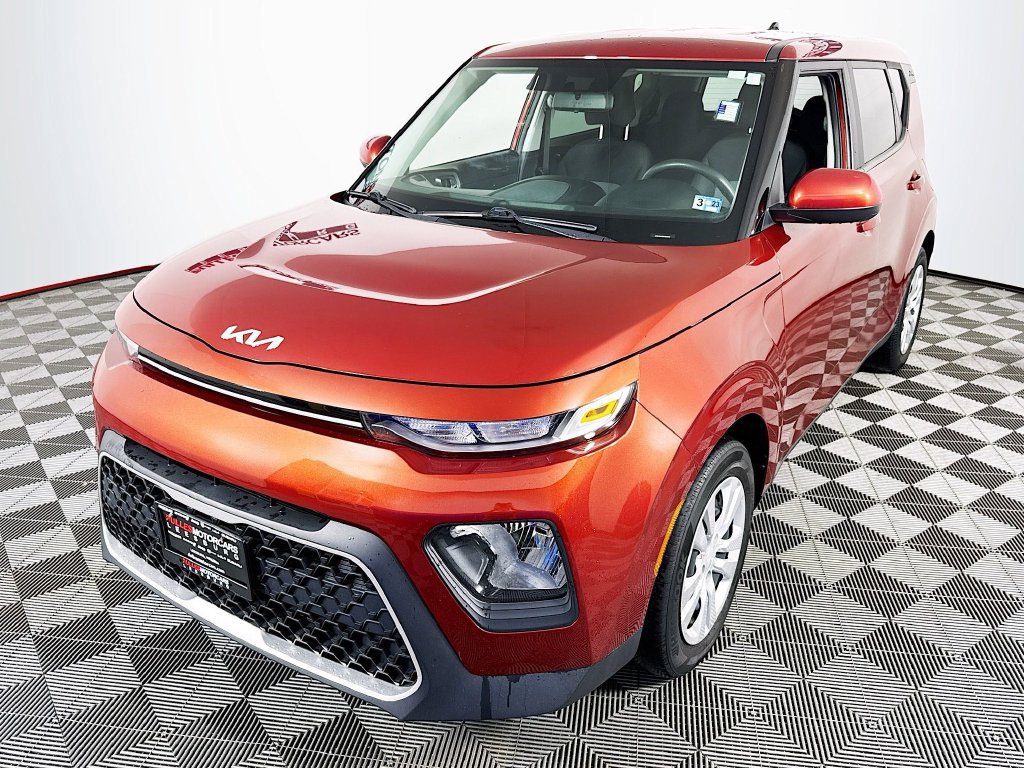 Used 2022 Kia Soul LX FWD image 3