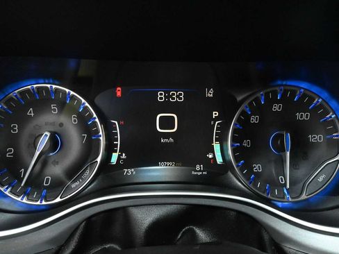 Used 2019 Chrysler Pacifica Touring-L Plus w/ Advanced Safetytec Group FWD image 29