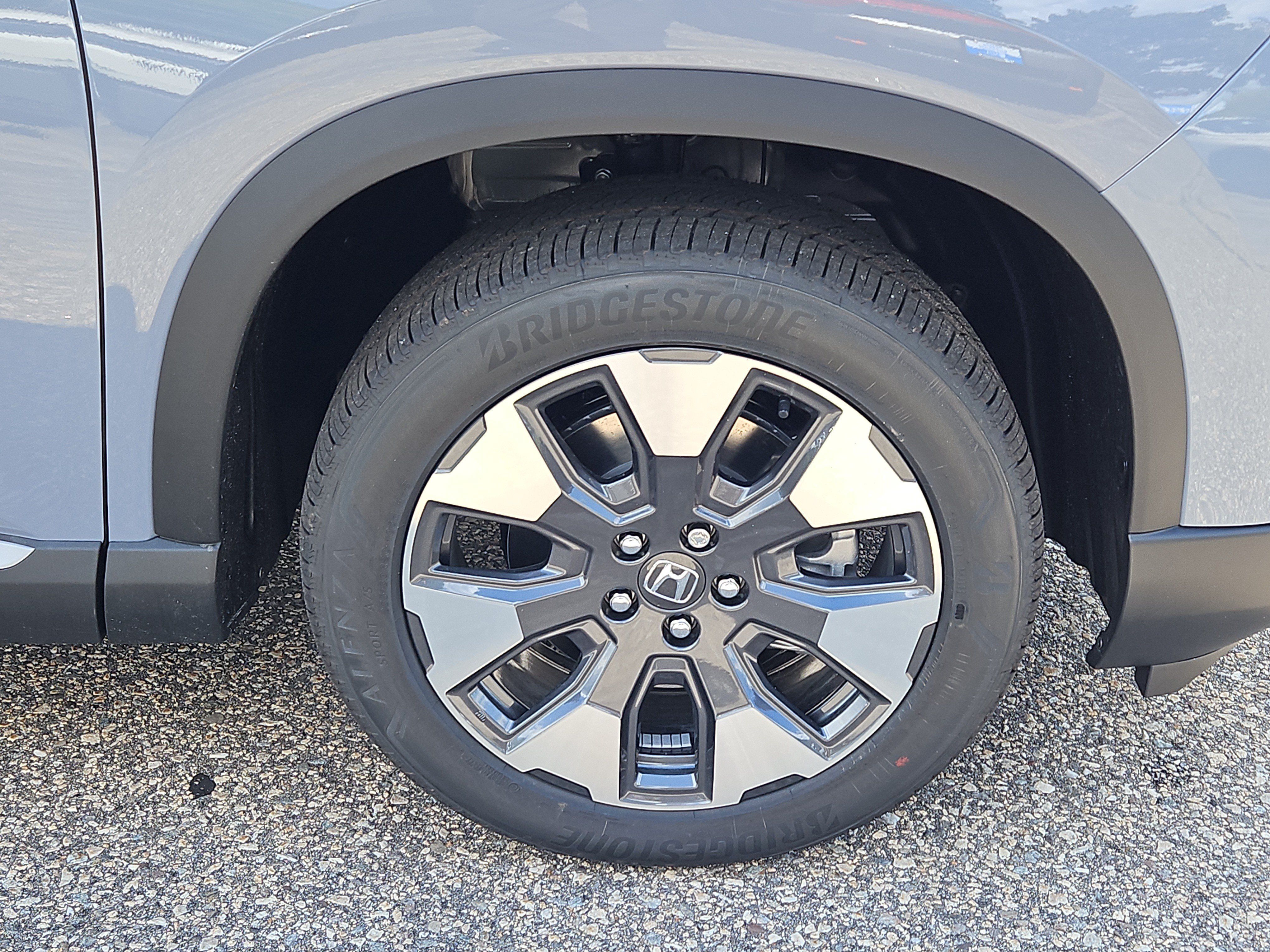 New 2026 Honda Pilot Touring image 4