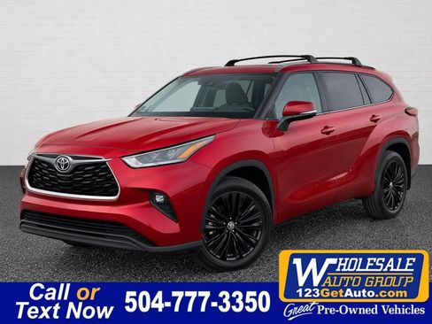 Used 2023 Toyota Highlander XSE FWD image 1