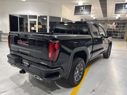 Used 2025 GMC Sierra 1500 AT4 image 9