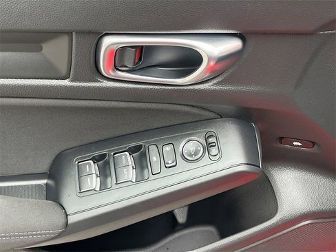 Used 2025 Honda Civic Sport image 17