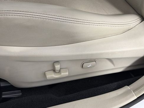 Used 2010 Subaru Outback 3.6R Limited image 24