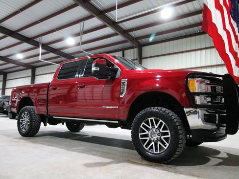 Used 2017 Ford F250 Lariat w/ Lariat Ultimate Package AWD/4WD image 16