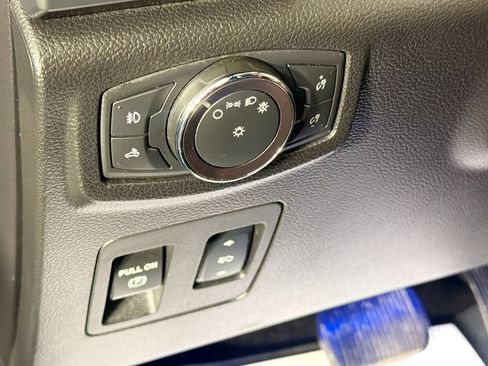 Used 2018 Ford F150 Lariat w/ Equipment Group 502A Luxury AWD/4WD image 10