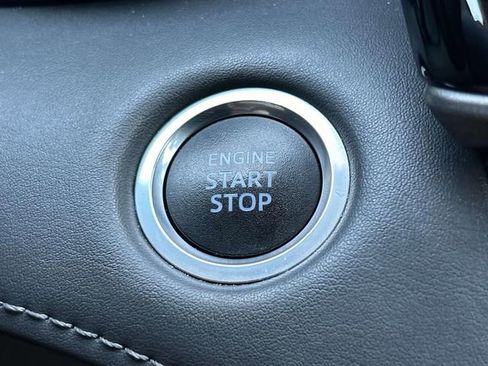 Used 2021 Toyota Highlander XLE image 34