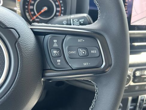 Certified 2025 Jeep Gladiator Sport AWD/4WD image 20