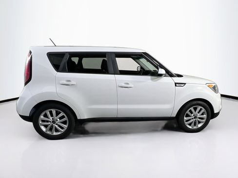 Used 2018 Kia Soul + FWD image 4