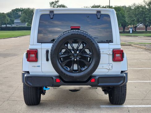 Used 2024 Jeep Wrangler Unlimited Sahara AWD/4WD image 5