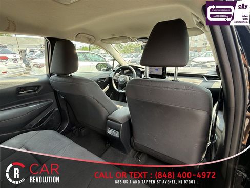 Used 2024 Toyota Corolla LE FWD image 29