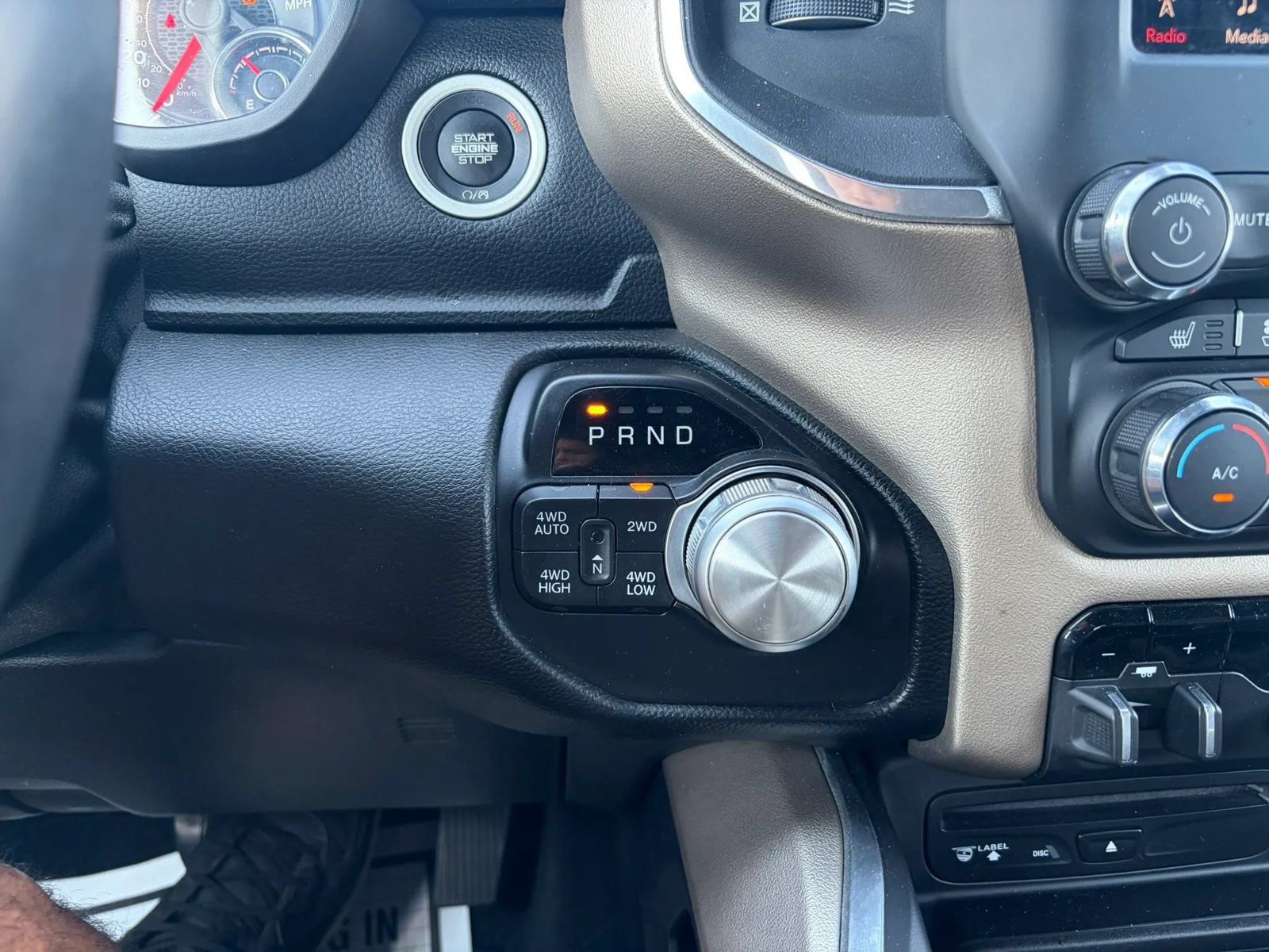 Used 2019 RAM 1500 Laramie w/ Sport Appearance Package AWD/4WD image 17