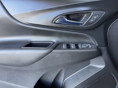 Used 2022 Chevrolet Equinox LT FWD image 9