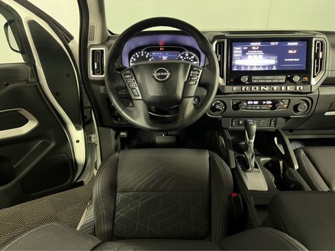 Used 2025 Nissan Frontier SV w/ SV Convenience Package AWD/4WD image 14